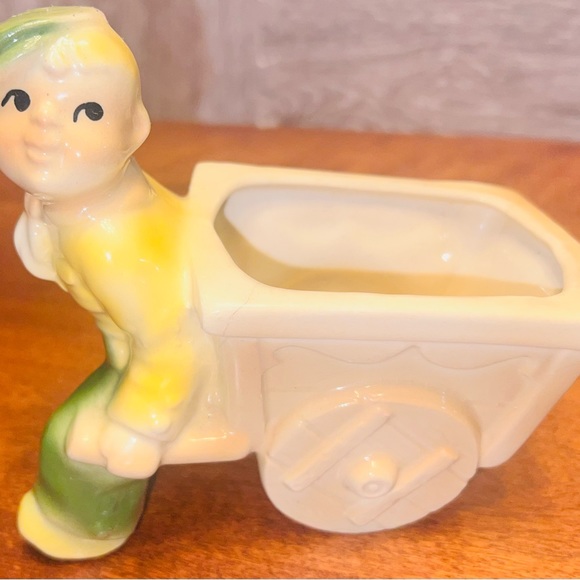 Vintage Shawnee Dutch Boy & Cart Ceramic Planter - Picture 3 of 12